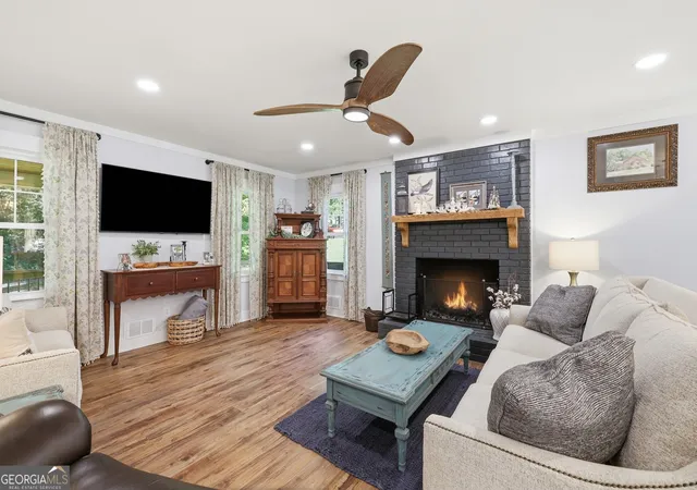 Photo 4 of Single family home for sale at 500 Ketron Dr, Clarkesville, GA 30523 | MLS# 10808819 | Listing updated on 2026-08-28