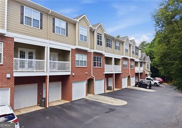 Photo 3 of Townhouse for sale at 5110 Woodland Ln, Alpharetta, GA 30009 | MLS# 10823030 | Listing updated on 2026-09-16