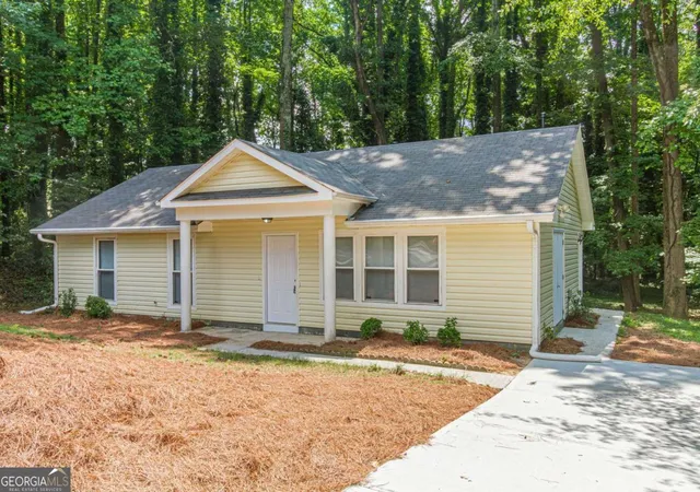 2nd image of 5975 Dart Dr, Lithonia, GA 30058 | MLS# 10798402