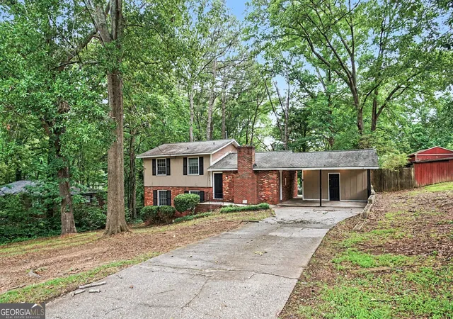 2nd image of 6436 Piney Cir Sw, Mableton, GA 30126 | MLS# 10776909