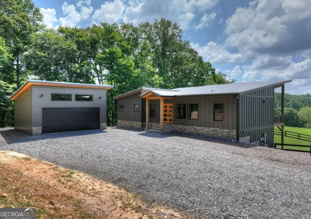 Photo 2 of Single family home for sale at 246 Bearden Farm Overlook, Blue Ridge, GA 30513 | MLS# 10800579 | Listing updated on 2026-07-21