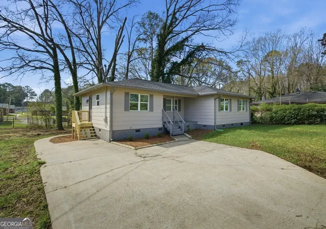 2nd image of 16 Rosenwald Dr, Hampton, GA 30228 | MLS# 10815302