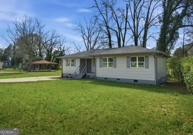 3rd image of 16 Rosenwald Dr, Hampton, GA 30228 | MLS# 10815302