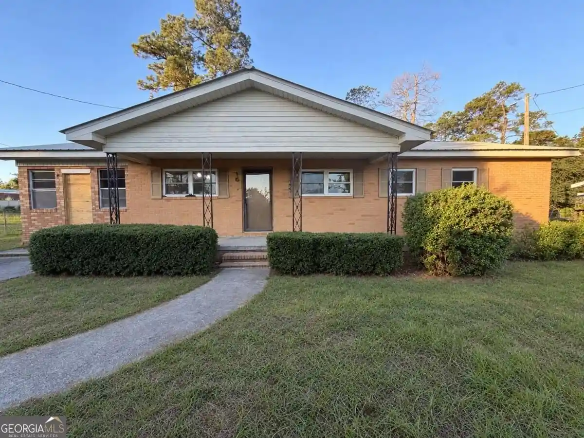 Single family home for sale at 526 Soloman St, Swainsboro, GA 30401 | MLS# 10853908