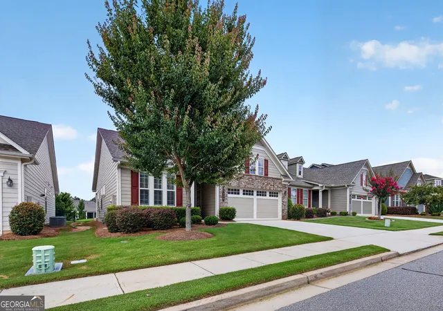 Homes for sale in Peachtree City, GA | 328 Chestnut Oak Dr, Peachtree City, GA 30269 | MLS# 10801737