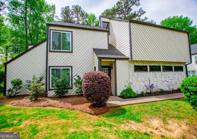Photo 1 of Single family home for sale at 3702 Hembree Ln, Marietta, GA 30062 | MLS# 10816061 | Listing updated on 2026-08-27