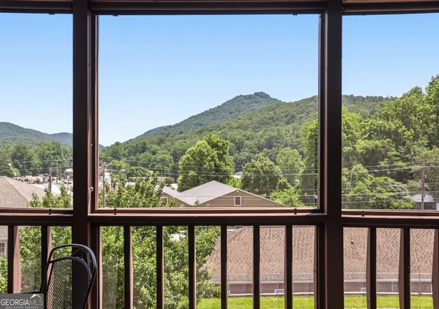 3rd image of 20 Mill St, Clayton, GA 30525