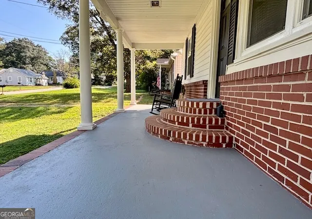 Photo 3 of Sale Pending at 206 Elizabeth St, Griffin, GA 30223 | MLS# 10603681 | Listing updated on 2025-10-03