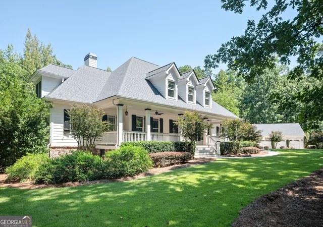Photo 3 of Sale Pending at 511 Alcovy Lakes Dr, Monroe, GA 30655 | MLS# 10595398 | Listing updated on 2026-01-28