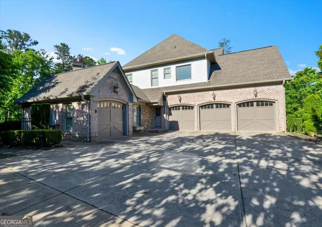 Photo 3 of Sale Pending at 1330 Cashiers Wy, Roswell, GA 30075 | MLS# 10776812 | Listing updated on 2026-09-18