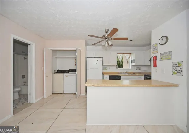 3rd image of 2498 Robinhood Dr, Ellenwood, GA 30294 | MLS# 10808184