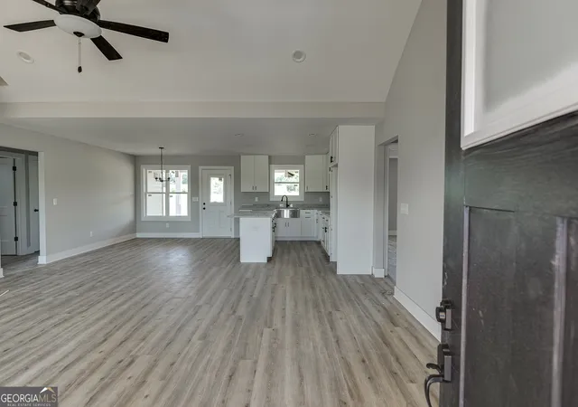 3rd image of 102 Creek Stone Dr #15, Hartwell, GA 30643 | MLS# 10805184
