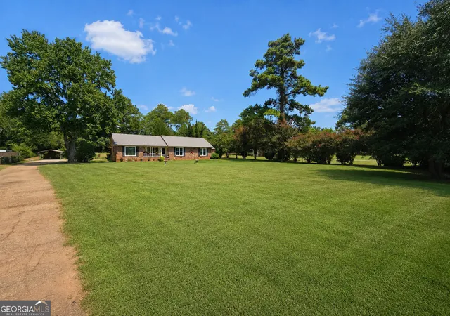 Photo 12 of Single family home for sale at 3511 W Surrey Rd, Albany, GA 31721 | MLS# 10834027 | Listing updated on 2026-09-10