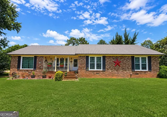 Photo 1 of Single family home for sale at 3511 W Surrey Rd, Albany, GA 31721 | MLS# 10834027 | Listing updated on 2026-09-10
