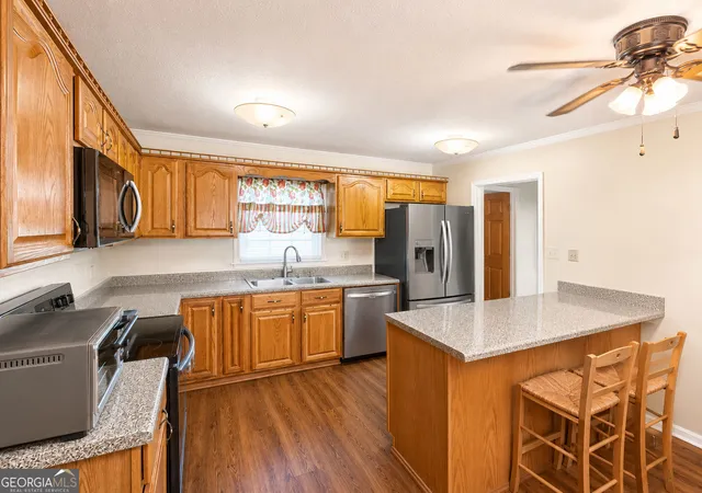 Photo 3 of Single family home for sale at 3511 W Surrey Rd, Albany, GA 31721 | MLS# 10834027 | Listing updated on 2026-09-28