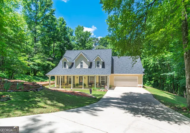 Photo 4 of Single family home for sale at 159 Hutchinson Lake Rd, Senoia, GA 30276 | MLS# 10779005 | Listing updated on 2026-08-24