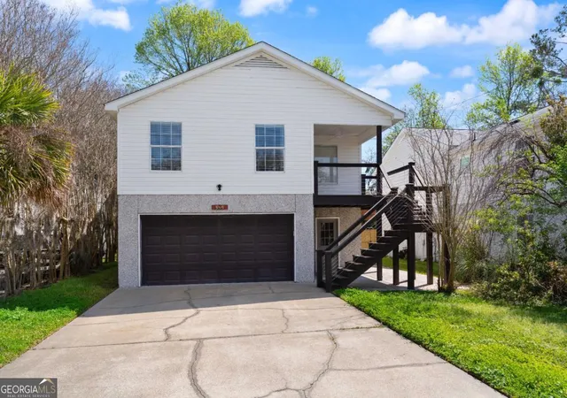 Photo 4 of Single family home for sale at 232 Georgia St, Saint Simons Island, GA 31522 | MLS# 10714828 | Listing updated on 2026-08-18