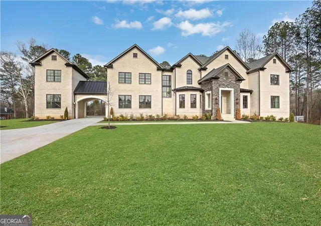 2nd image of 15794 Thompson Rd, Alpharetta, GA 30004 | MLS# 10798635