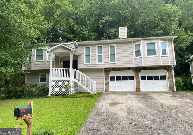 Photo 2 of Single family home for sale at 1326 Williamsburg Ln, Norcross, GA 30093 | MLS# 10819684 | Listing updated on 2026-08-19