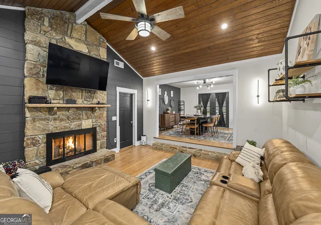 Photo 2 of Single family home for sale at 4358 Inverary Walk Ne, Roswell, GA 30075 | MLS# 10835223 | Listing updated on 2026-09-11