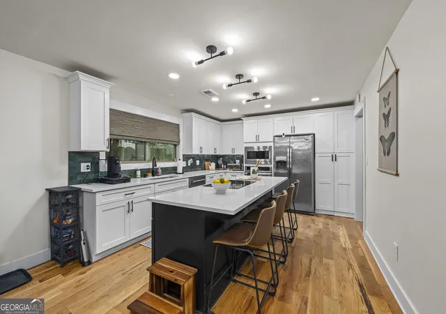 Photo 3 of Single family home for sale at 4358 Inverary Walk Ne, Roswell, GA 30075 | MLS# 10835223 | Listing updated on 2026-09-11