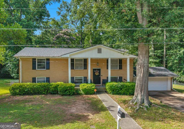 Photo 3 of Single family home for sale at 1607 Hillview Ave, Jonesboro, GA 30236 | MLS# 10821191 | Listing updated on 2026-10-27