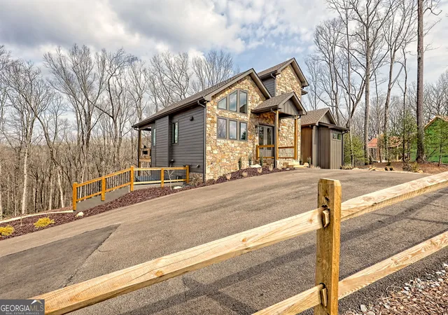 Homes for sale in Ellijay, GA | 804 Settlers Ridge Rd, Ellijay, GA 30540 | MLS# 10756486