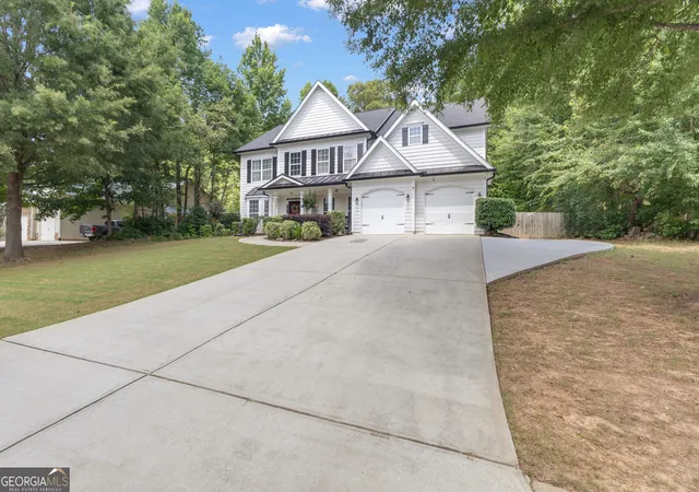 3rd image of 105 Tudor Wy, Senoia, GA 30276 | MLS# 10796420