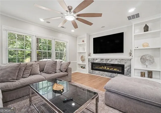 Photo 3 of Single family home for sale at 2828 Cloverhurst Dr, East Point, GA 30344 | MLS# 10834524 | Listing updated on 2026-09-13