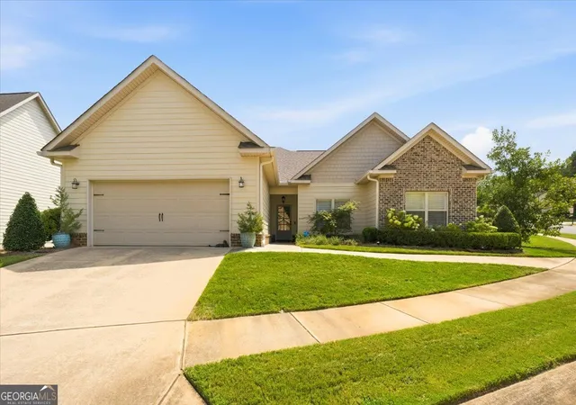 Photo 2 of Single family home for sale at 368 Carillon Ln, Macon, GA 31210 | MLS# 10833117 | Listing updated on 2026-09-03