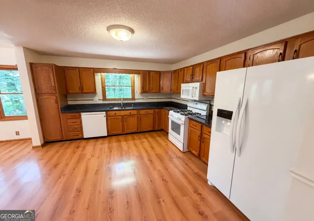 Photo 2 of Single family home for sale at 2623 Wellington Dr, Marietta, GA 30062 | MLS# 10765716 | Listing updated on 2026-10-17