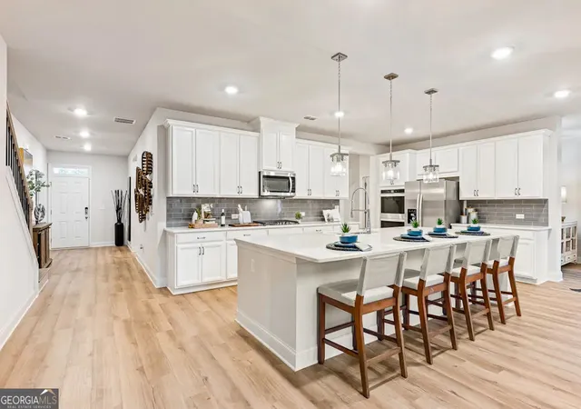 Photo 2 of Single family home for sale at 328 Bailiwick Ln, Canton, GA 30115 | MLS# 10805126 | Listing updated on 2026-10-08