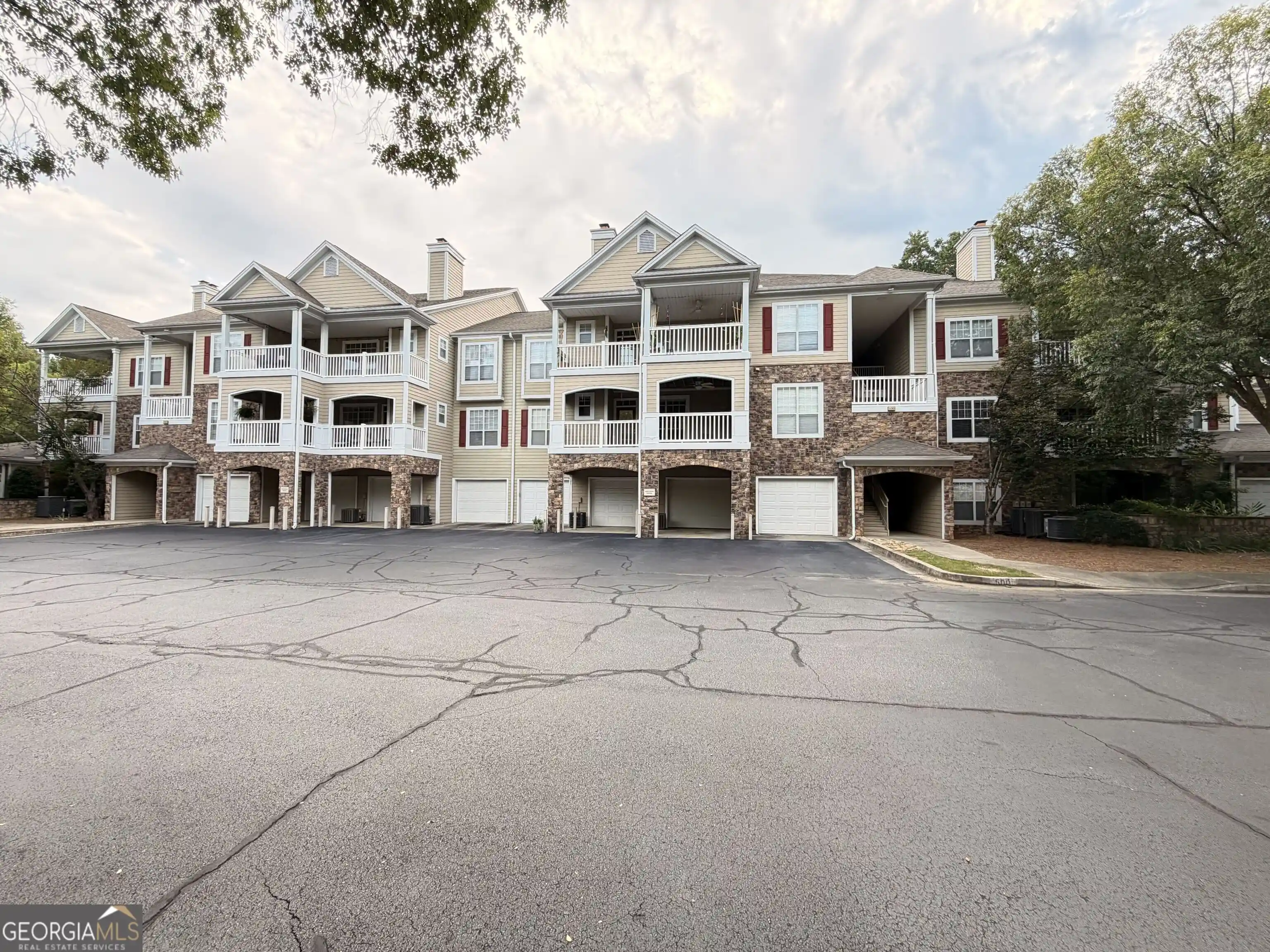 Listing Photo 20 - Condo for sale in 522 Sandringham Dr located at 522 Sandringham Dr, Alpharetta, GA 30004 - Unit # 522