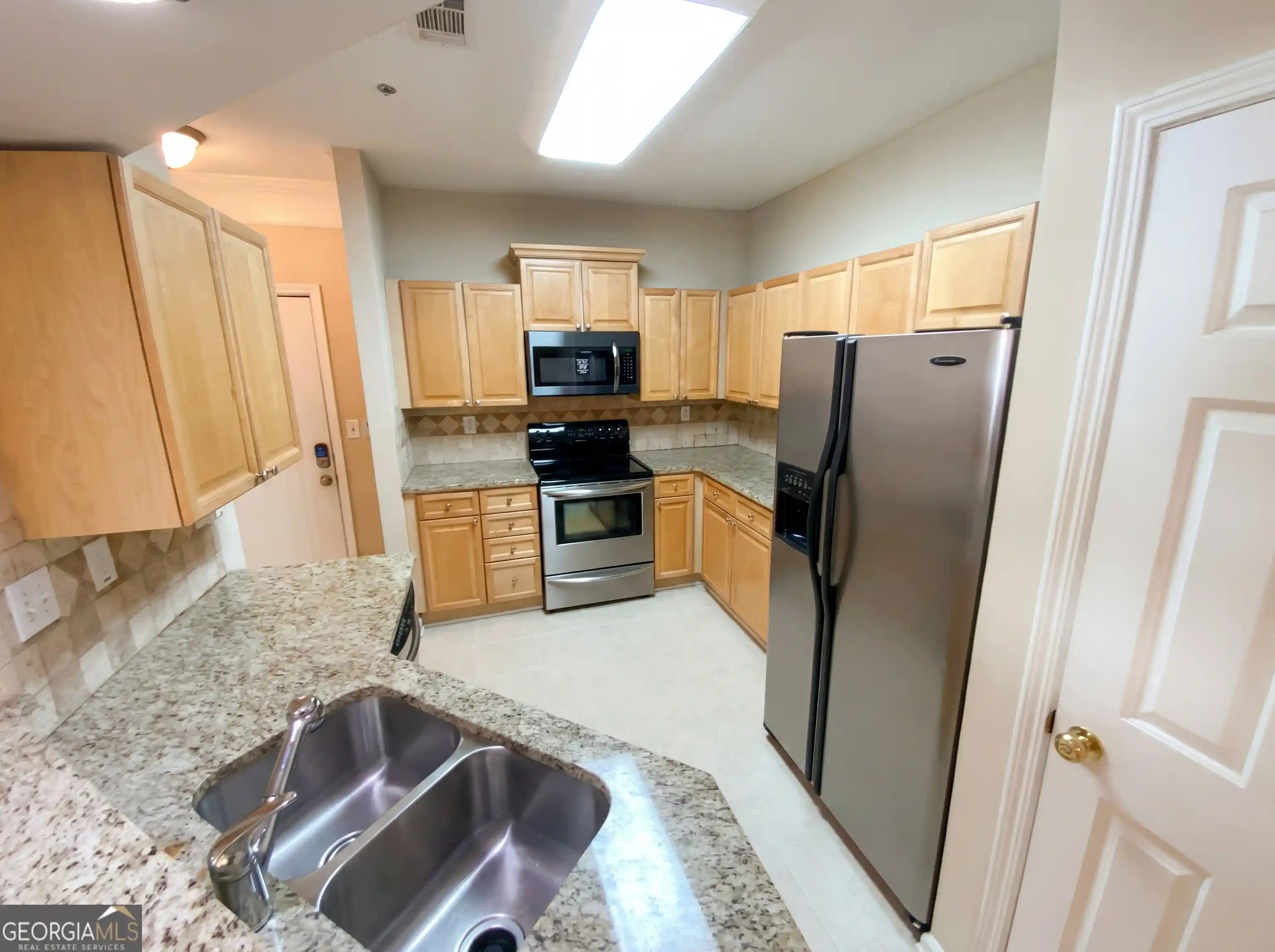 Listing Photo 2 - Condo for sale in 522 Sandringham Dr located at 522 Sandringham Dr, Alpharetta, GA 30004 - Unit # 522