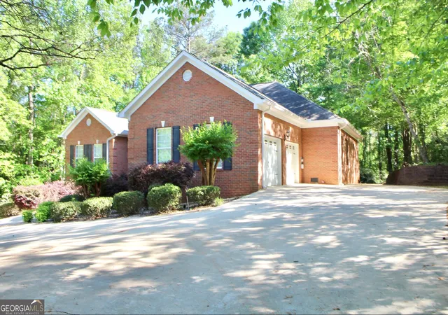 4th image of 405 Canterbury Dr, Lagrange, GA 30241 | MLS# 10721544