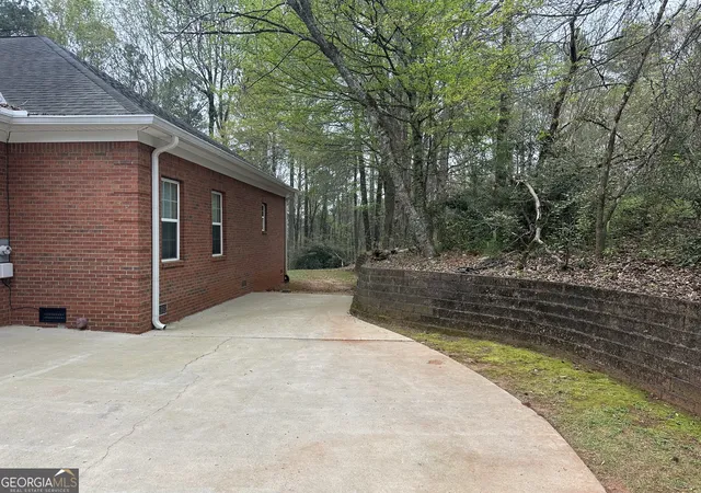 5th image of 405 Canterbury Dr, Lagrange, GA 30241 | MLS# 10721544