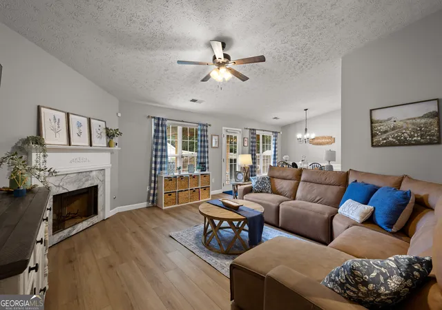 Photo 4 of Single family home for sale at 148 Lake Cvs Approach, Newnan, GA 30265 | MLS# 10805388 | Listing updated on 2026-10-12