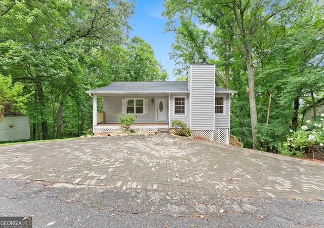 Photo 2 of Single family home for sale at 195 Golden Ave, Dahlonega, GA 30533 | MLS# 10801628 | Listing updated on 2026-09-13