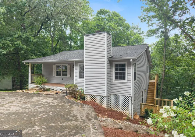 Photo 4 of Single family home for sale at 195 Golden Ave, Dahlonega, GA 30533 | MLS# 10801628 | Listing updated on 2026-09-13