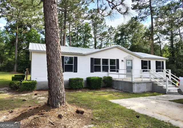 Homes for sale in Sylvania, GA | 105 S Court Dr, Sylvania, GA 30467 | MLS# 10786433