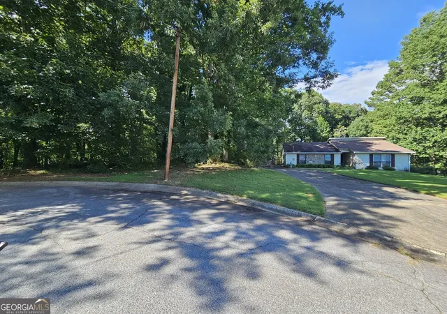 Photo 1 of Sale Pending at 2031 Battlement Ln, Riverdale, GA 30296 | MLS# 10821995 | Listing updated on 2026-08-29