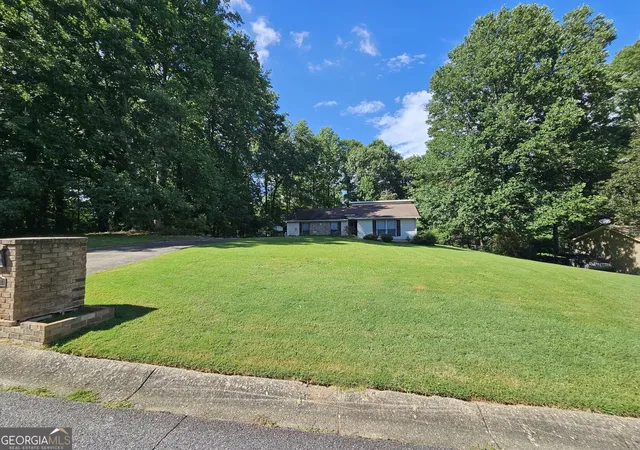 Photo 3 of Sale Pending at 2031 Battlement Ln, Riverdale, GA 30296 | MLS# 10821995 | Listing updated on 2026-08-29