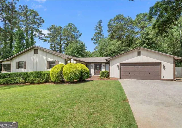 1st image of 1204 Heritage Hills Cir, Snellville, GA 30078 | MLS# 10795050
