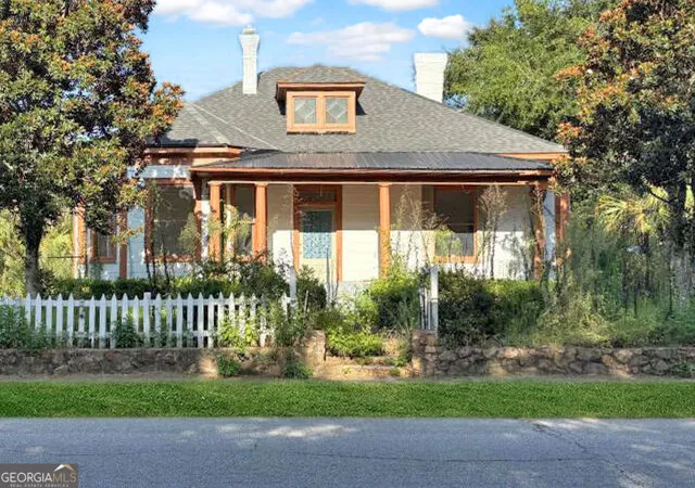 Photo 1 of Single family home for sale at 406 N Monroe St, Albany, GA 31701 | MLS# 10835961 | Listing updated on 2026-09-13