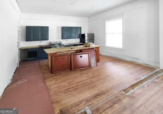 Photo 3 of Single family home for sale at 406 N Monroe St, Albany, GA 31701 | MLS# 10835961 | Listing updated on 2026-10-20