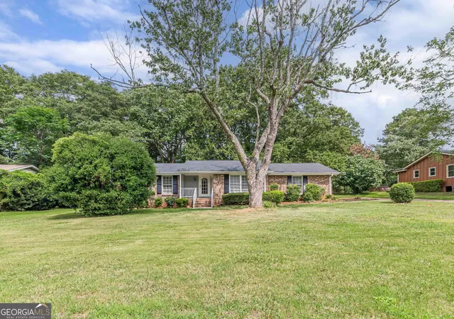 5th image of 2521 Country Club Dr, Conyers, GA 30013 | MLS# 10810090