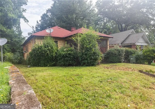 Photo 2 of Single family home for sale at 969 Byron Dr Sw, Atlanta, GA 30310 | MLS# 10833481 | Listing updated on 2026-09-14