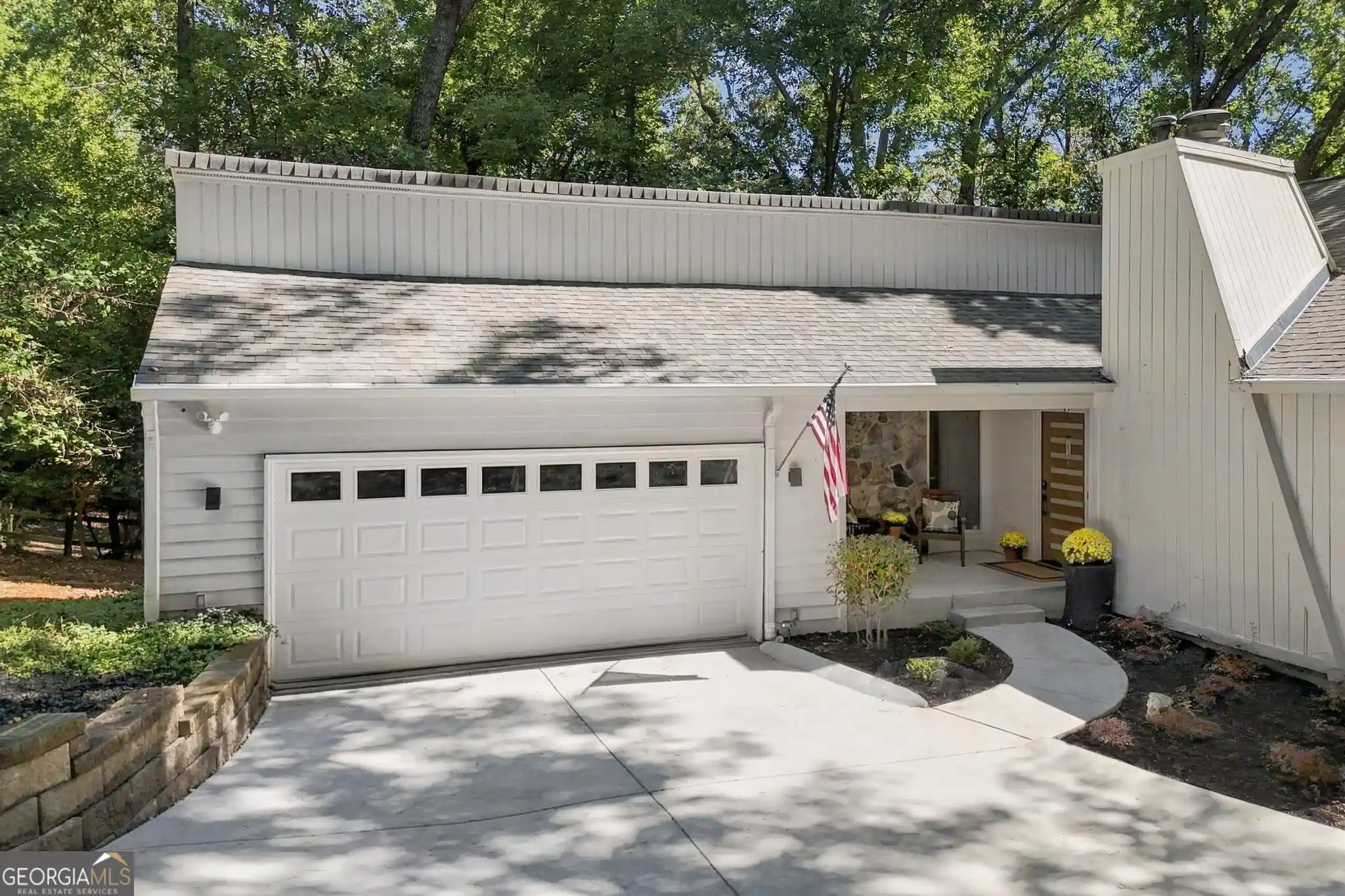 Single family home for sale at 200 Pitch Lake Ln, Roswell, GA 30076 | MLS# 10869328