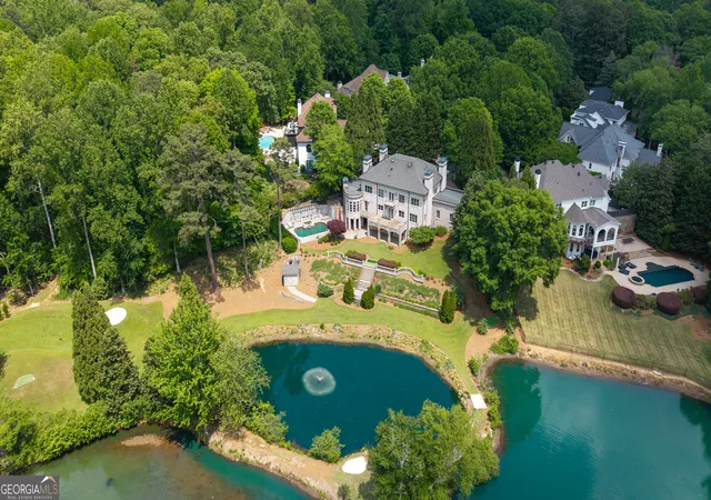 2nd image of 745 Brookwoods Tr, Atlanta, GA 30342 | MLS# 10695147