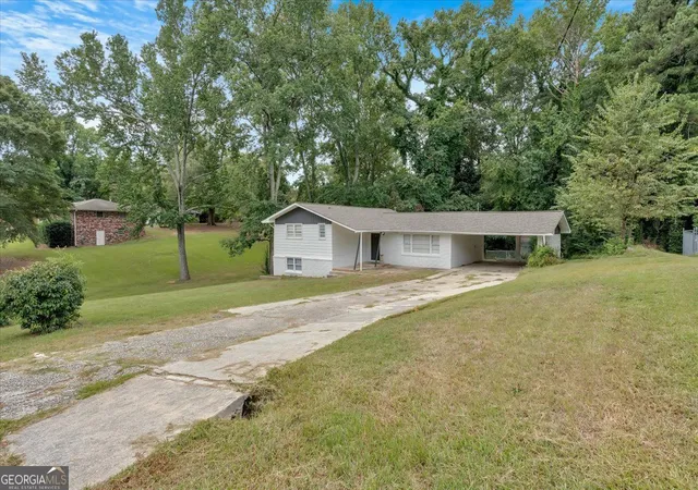 Photo 3 of Single family home for sale at 1520 Oxford St, Douglasville, GA 30134 | MLS# 10728297 | Listing updated on 2026-10-05